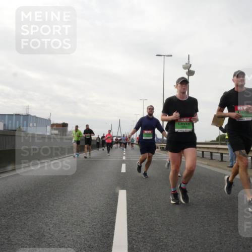 03.10.2025 - Köhlbrandbrückenlauf Matties Gatica Varas http://msf.ph/oto/9191544 03.10.2025 16:06:43 Position 3 7970 meine-sportfotos.de