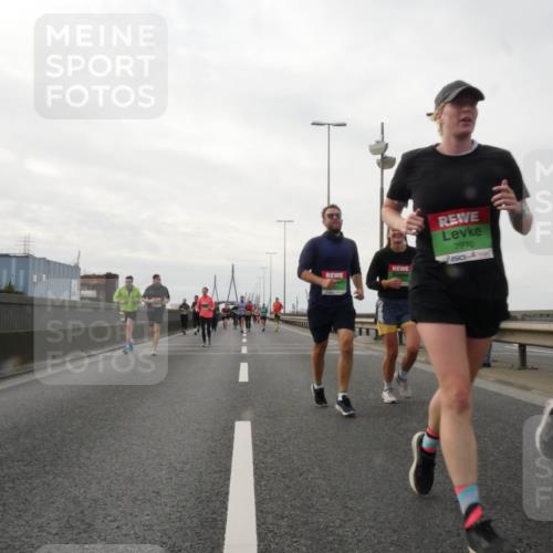 03.10.2025 - Köhlbrandbrückenlauf Matties Gatica Varas http://msf.ph/oto/9191547 03.10.2025 16:06:43 Position 3 7970 meine-sportfotos.de