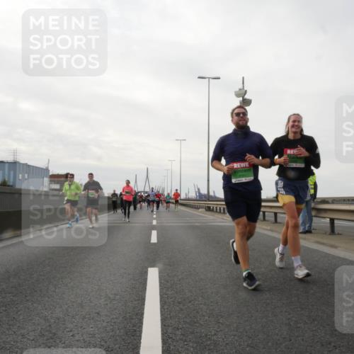 03.10.2025 - Köhlbrandbrückenlauf Matties Gatica Varas http://msf.ph/oto/9191551 03.10.2025 16:06:44 Position 3  meine-sportfotos.de