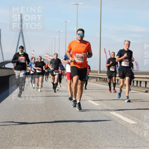 03.10.2025 - Köhlbrandbrückenlauf Yannick Fuchs http://msf.ph/oto/9191554 03.10.2025 11:52:24 Position 3 4547, 5522, 6083, 361 meine-sportfotos.de