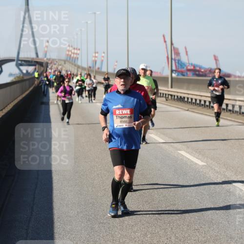 03.10.2025 - Köhlbrandbrückenlauf Yannick Fuchs http://msf.ph/oto/9191556 03.10.2025 12:12:23 Position 3 6560 meine-sportfotos.de
