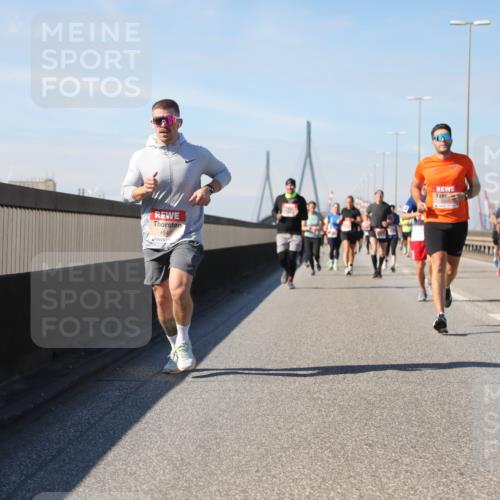 03.10.2025 - Köhlbrandbrückenlauf Yannick Fuchs http://msf.ph/oto/9191561 03.10.2025 11:52:25 Position 3 4547 meine-sportfotos.de