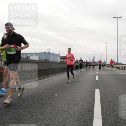 03.10.2025 - Köhlbrandbrückenlauf Matties Gatica Varas http://msf.ph/oto/9191567 03.10.2025 16:06:47 Position 3  meine-sportfotos.de