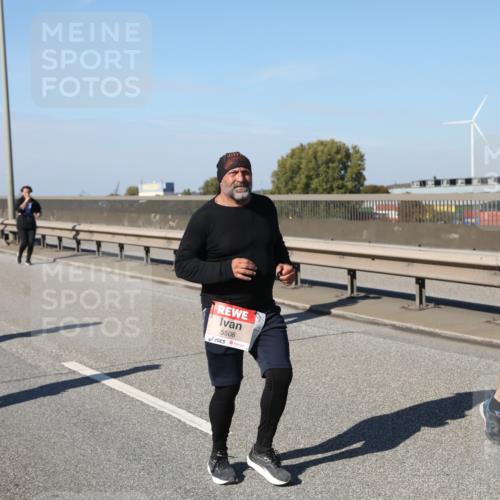 03.10.2025 - Köhlbrandbrückenlauf Yannick Fuchs http://msf.ph/oto/9191570 03.10.2025 12:12:25 Position 3 560, 5508, 4789 meine-sportfotos.de