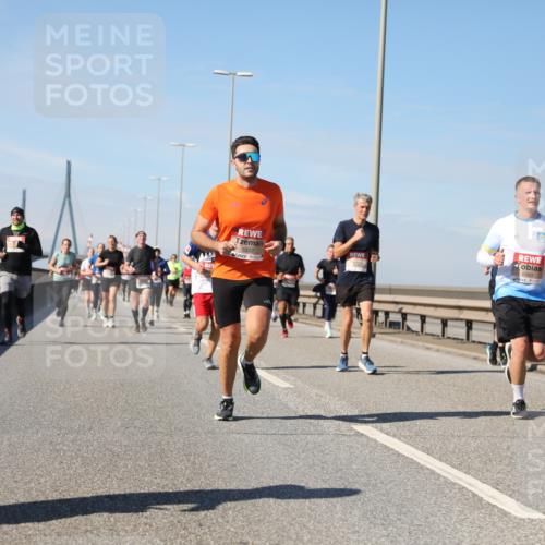 03.10.2025 - Köhlbrandbrückenlauf Yannick Fuchs http://msf.ph/oto/9191571 03.10.2025 11:52:26 Position 3 5522 meine-sportfotos.de