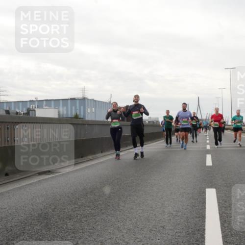 03.10.2025 - Köhlbrandbrückenlauf Matties Gatica Varas http://msf.ph/oto/9191580 03.10.2025 16:06:50 Position 3  meine-sportfotos.de