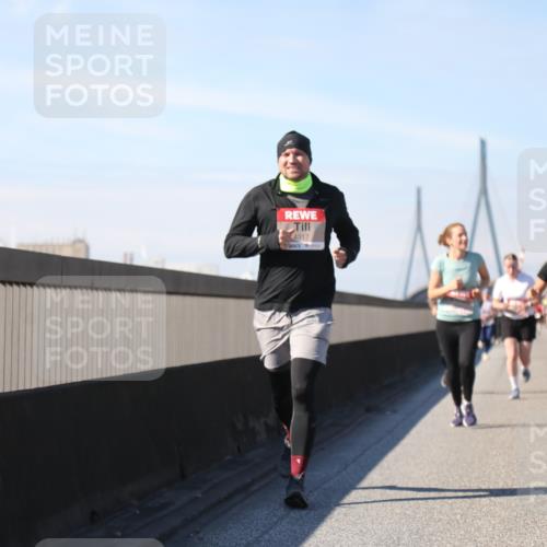 03.10.2025 - Köhlbrandbrückenlauf Yannick Fuchs http://msf.ph/oto/9191581 03.10.2025 11:52:29 Position 3 4317 meine-sportfotos.de