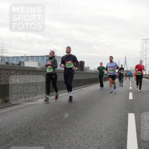 03.10.2025 - Köhlbrandbrückenlauf Matties Gatica Varas http://msf.ph/oto/9191585 03.10.2025 16:06:51 Position 3  meine-sportfotos.de