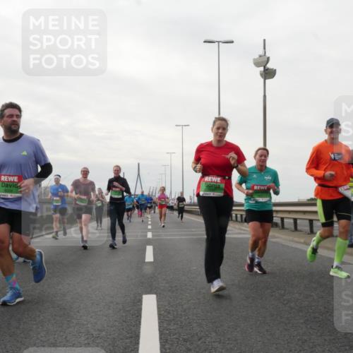 03.10.2025 - Köhlbrandbrückenlauf Matties Gatica Varas http://msf.ph/oto/9191595 03.10.2025 16:06:54 Position 3 8228 meine-sportfotos.de