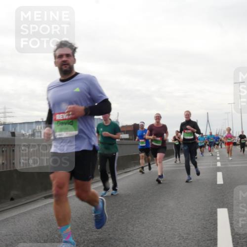 03.10.2025 - Köhlbrandbrückenlauf Matties Gatica Varas http://msf.ph/oto/9191598 03.10.2025 16:06:54 Position 3  meine-sportfotos.de