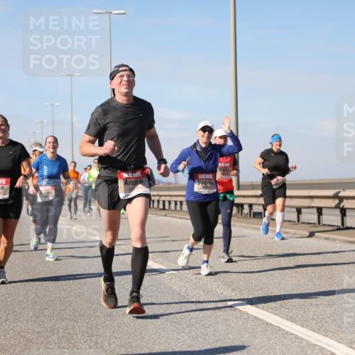 03.10.2025 - Köhlbrandbrückenlauf Yannick Fuchs http://msf.ph/oto/9191602 03.10.2025 11:52:31 Position 3 4521, 4135, 434 meine-sportfotos.de