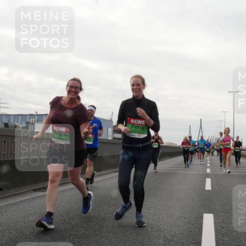 03.10.2025 - Köhlbrandbrückenlauf Matties Gatica Varas http://msf.ph/oto/9191605 03.10.2025 16:06:56 Position 3 8715 meine-sportfotos.de