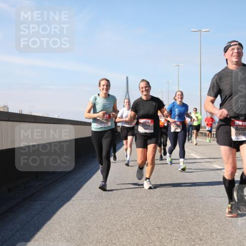 03.10.2025 - Köhlbrandbrückenlauf Yannick Fuchs http://msf.ph/oto/9191608 03.10.2025 11:52:31 Position 3 4135 meine-sportfotos.de
