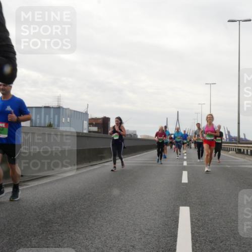 03.10.2025 - Köhlbrandbrückenlauf Matties Gatica Varas http://msf.ph/oto/9191610 03.10.2025 16:06:57 Position 3  meine-sportfotos.de
