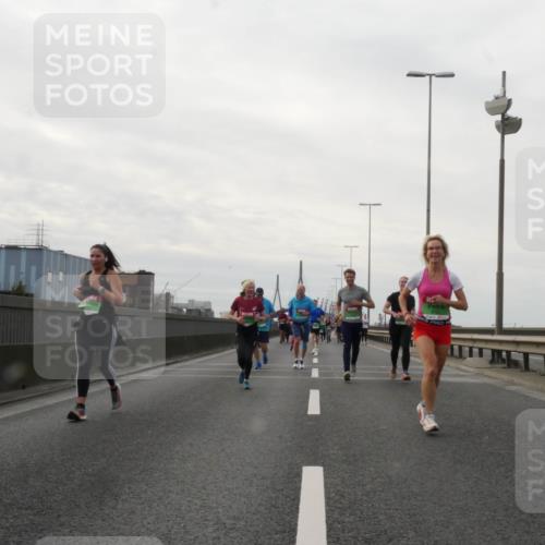 03.10.2025 - Köhlbrandbrückenlauf Matties Gatica Varas http://msf.ph/oto/9191615 03.10.2025 16:06:58 Position 3  meine-sportfotos.de