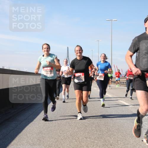 03.10.2025 - Köhlbrandbrückenlauf Yannick Fuchs http://msf.ph/oto/9191616 03.10.2025 11:52:32 Position 3 4521, 4165, 4710 meine-sportfotos.de