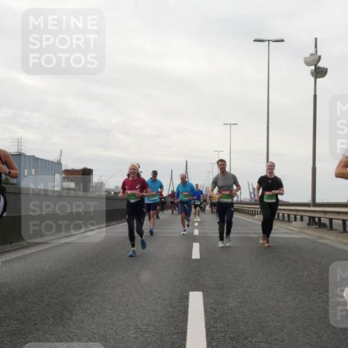 03.10.2025 - Köhlbrandbrückenlauf Matties Gatica Varas http://msf.ph/oto/9191619 03.10.2025 16:06:59 Position 3  meine-sportfotos.de