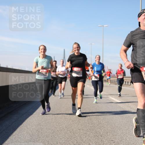 03.10.2025 - Köhlbrandbrückenlauf Yannick Fuchs http://msf.ph/oto/9191620 03.10.2025 11:52:32 Position 3 4135 meine-sportfotos.de