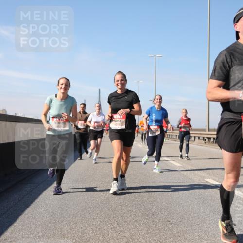 03.10.2025 - Köhlbrandbrückenlauf Yannick Fuchs http://msf.ph/oto/9191624 03.10.2025 11:52:32 Position 3 4260, 4521, 4135 meine-sportfotos.de