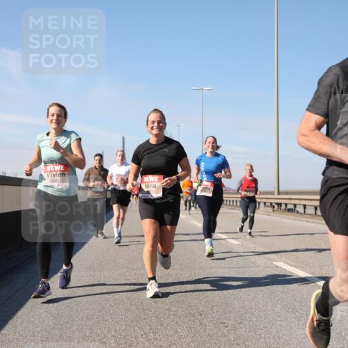 03.10.2025 - Köhlbrandbrückenlauf Yannick Fuchs http://msf.ph/oto/9191627 03.10.2025 11:52:32 Position 3 4521, 4135 meine-sportfotos.de