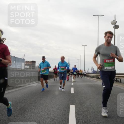 03.10.2025 - Köhlbrandbrückenlauf Matties Gatica Varas http://msf.ph/oto/9191629 03.10.2025 16:07:01 Position 3 8631, 8447 meine-sportfotos.de