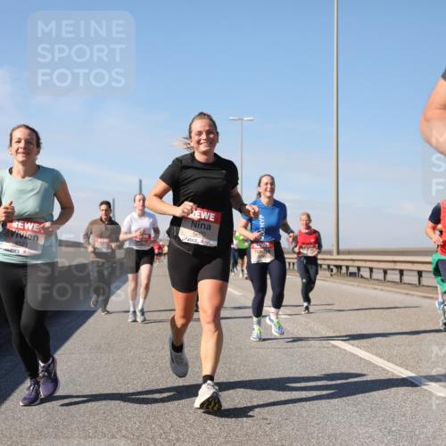 03.10.2025 - Köhlbrandbrückenlauf Yannick Fuchs http://msf.ph/oto/9191630 03.10.2025 11:52:32 Position 3 4521, 4260 meine-sportfotos.de
