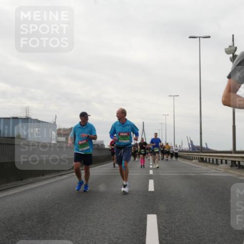 03.10.2025 - Köhlbrandbrückenlauf Matties Gatica Varas http://msf.ph/oto/9191632 03.10.2025 16:07:02 Position 3 84 meine-sportfotos.de