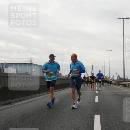 03.10.2025 - Köhlbrandbrückenlauf Matties Gatica Varas http://msf.ph/oto/9191633 03.10.2025 16:07:02 Position 3  meine-sportfotos.de