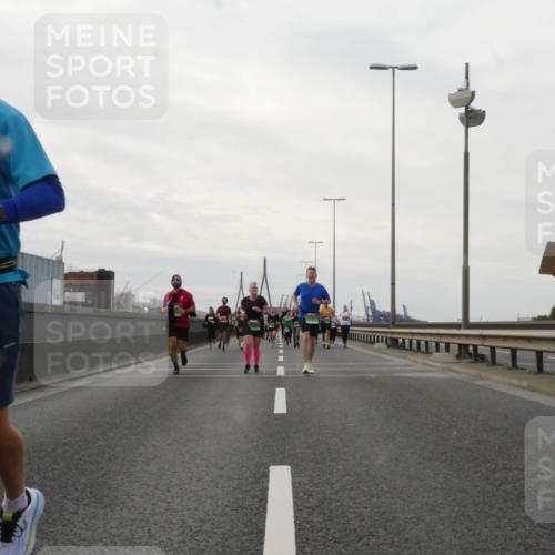 03.10.2025 - Köhlbrandbrückenlauf Matties Gatica Varas http://msf.ph/oto/9191641 03.10.2025 16:07:04 Position 3  meine-sportfotos.de