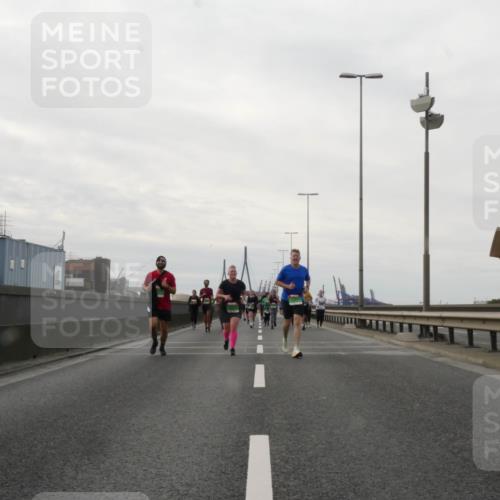03.10.2025 - Köhlbrandbrückenlauf Matties Gatica Varas http://msf.ph/oto/9191642 03.10.2025 16:07:04 Position 3  meine-sportfotos.de