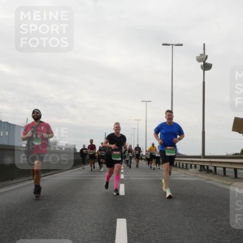 03.10.2025 - Köhlbrandbrückenlauf Matties Gatica Varas http://msf.ph/oto/9191650 03.10.2025 16:07:06 Position 3  meine-sportfotos.de