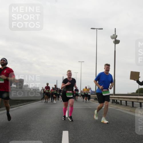 03.10.2025 - Köhlbrandbrückenlauf Matties Gatica Varas http://msf.ph/oto/9191653 03.10.2025 16:07:07 Position 3  meine-sportfotos.de