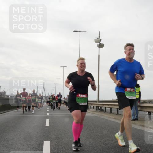 03.10.2025 - Köhlbrandbrückenlauf Matties Gatica Varas http://msf.ph/oto/9191657 03.10.2025 16:07:08 Position 3 7672 meine-sportfotos.de