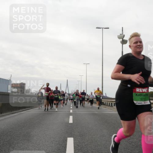 03.10.2025 - Köhlbrandbrückenlauf Matties Gatica Varas http://msf.ph/oto/9191659 03.10.2025 16:07:08 Position 3 7672 meine-sportfotos.de