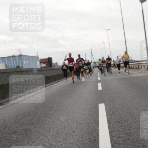 03.10.2025 - Köhlbrandbrückenlauf Matties Gatica Varas http://msf.ph/oto/9191662 03.10.2025 16:07:09 Position 3  meine-sportfotos.de