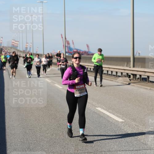 03.10.2025 - Köhlbrandbrückenlauf Yannick Fuchs http://msf.ph/oto/9191668 03.10.2025 12:12:32 Position 3 5279 meine-sportfotos.de