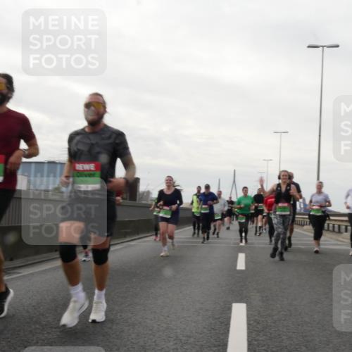 03.10.2025 - Köhlbrandbrückenlauf Matties Gatica Varas http://msf.ph/oto/9191678 03.10.2025 16:07:12 Position 3  meine-sportfotos.de
