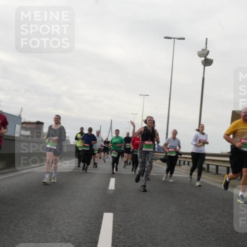 03.10.2025 - Köhlbrandbrückenlauf Matties Gatica Varas http://msf.ph/oto/9191680 03.10.2025 16:07:13 Position 3  meine-sportfotos.de