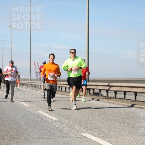 03.10.2025 - Köhlbrandbrückenlauf Yannick Fuchs http://msf.ph/oto/9191684 03.10.2025 11:52:36 Position 3 4429, 4502 meine-sportfotos.de