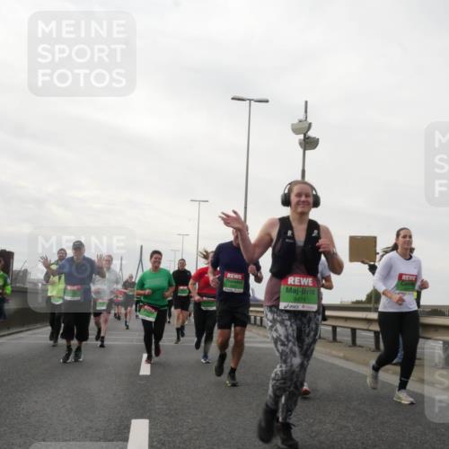 03.10.2025 - Köhlbrandbrückenlauf Matties Gatica Varas http://msf.ph/oto/9191688 03.10.2025 16:07:14 Position 3 8474 meine-sportfotos.de