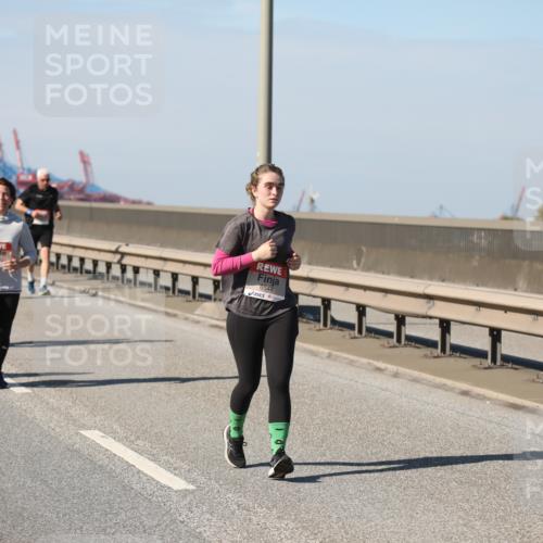 03.10.2025 - Köhlbrandbrückenlauf Yannick Fuchs http://msf.ph/oto/9191690 03.10.2025 12:12:39 Position 3 6548 meine-sportfotos.de