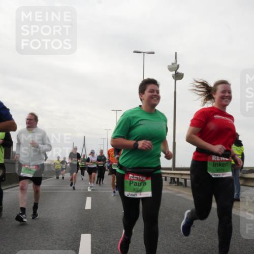 03.10.2025 - Köhlbrandbrückenlauf Matties Gatica Varas http://msf.ph/oto/9191699 03.10.2025 16:07:17 Position 3 8344, 7948, 9380, 9379 meine-sportfotos.de
