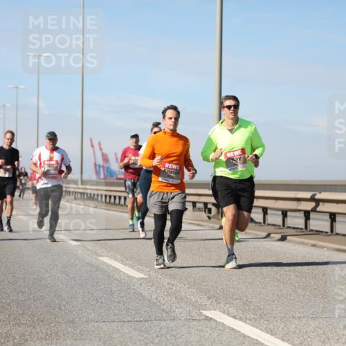03.10.2025 - Köhlbrandbrückenlauf Yannick Fuchs http://msf.ph/oto/9191701 03.10.2025 11:52:37 Position 3 4502 meine-sportfotos.de