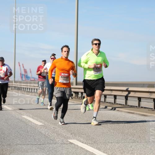 03.10.2025 - Köhlbrandbrückenlauf Yannick Fuchs http://msf.ph/oto/9191708 03.10.2025 11:52:37 Position 3 4502, 4429 meine-sportfotos.de