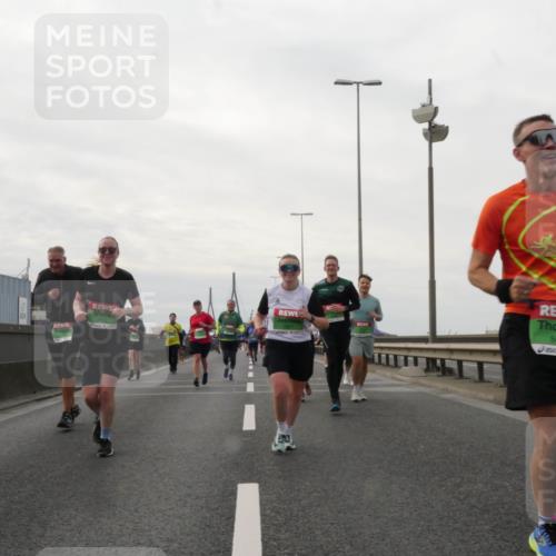 03.10.2025 - Köhlbrandbrückenlauf Matties Gatica Varas http://msf.ph/oto/9191711 03.10.2025 16:07:20 Position 3 8438 meine-sportfotos.de