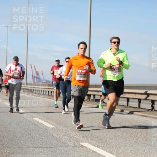 03.10.2025 - Köhlbrandbrückenlauf Yannick Fuchs http://msf.ph/oto/9191712 03.10.2025 11:52:37 Position 3 4502, 4429 meine-sportfotos.de
