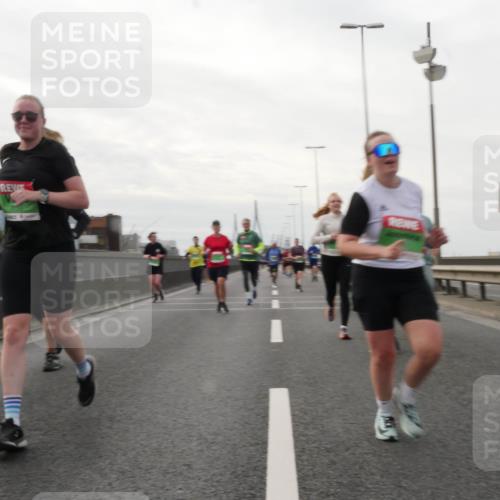 03.10.2025 - Köhlbrandbrückenlauf Matties Gatica Varas http://msf.ph/oto/9191717 03.10.2025 16:07:21 Position 3  meine-sportfotos.de