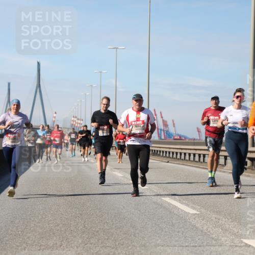03.10.2025 - Köhlbrandbrückenlauf Yannick Fuchs http://msf.ph/oto/9191720 03.10.2025 11:52:38 Position 3 4370, 4502 meine-sportfotos.de