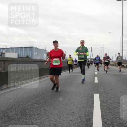 03.10.2025 - Köhlbrandbrückenlauf Matties Gatica Varas http://msf.ph/oto/9191727 03.10.2025 16:07:23 Position 3  meine-sportfotos.de