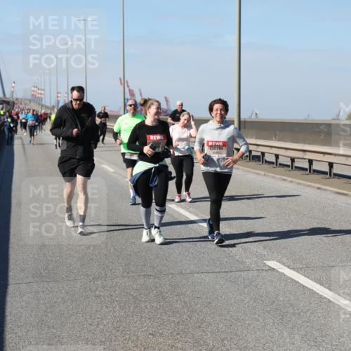 03.10.2025 - Köhlbrandbrückenlauf Yannick Fuchs http://msf.ph/oto/9191733 03.10.2025 12:12:42 Position 3 5585 meine-sportfotos.de